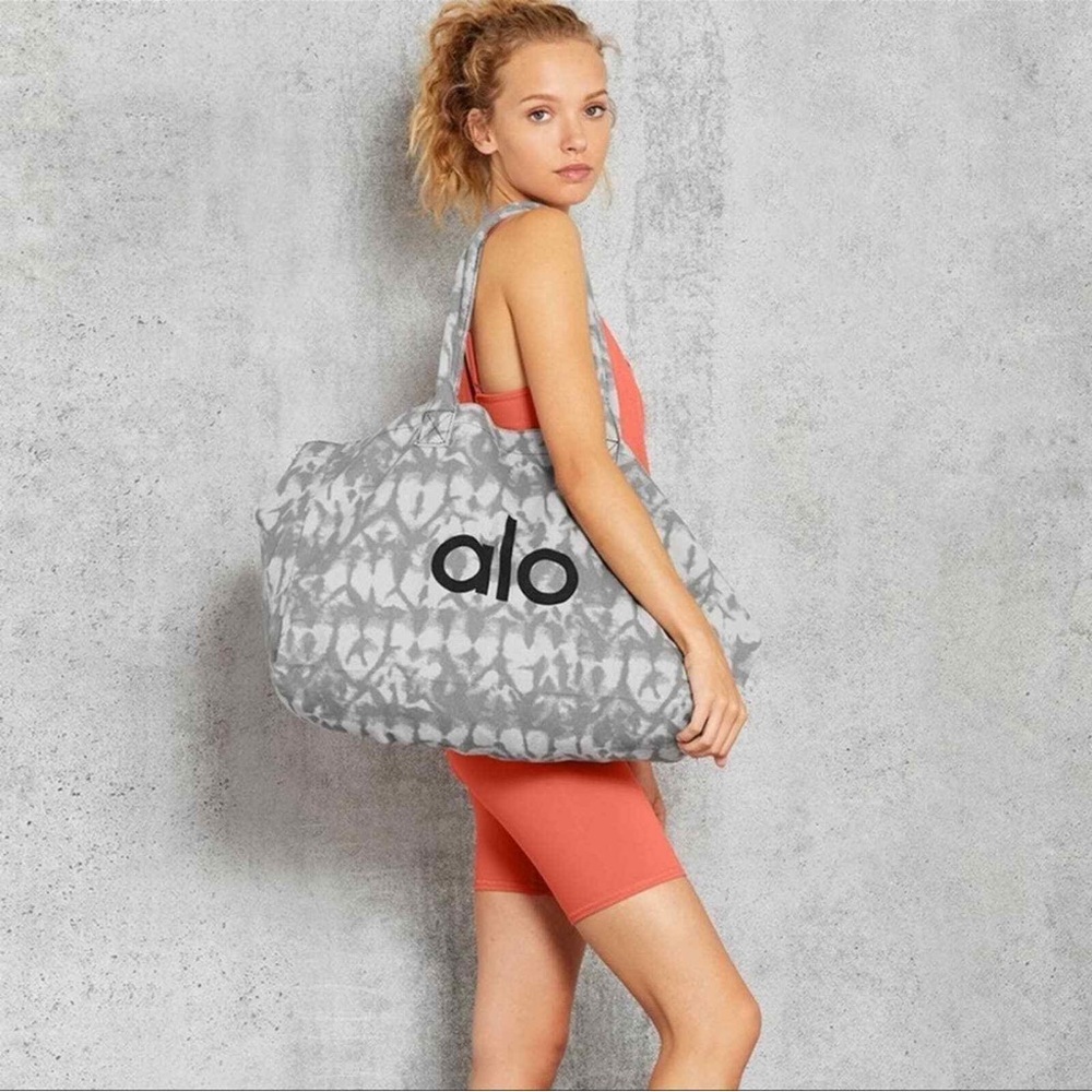 Alo Shopper Tote Bag